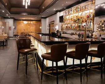 The Roslyn, Tapestry Collection by Hilton - Roslyn - Bar