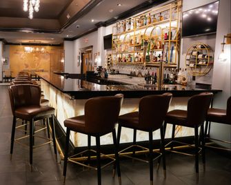 The Roslyn, Tapestry Collection by Hilton - Roslyn - Bar