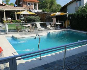 Posada Bernies - Ezeiza - Piscina