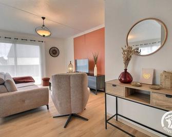 Les acacias - Ламбаль - Вітальня