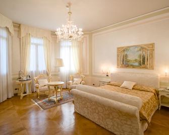 Hotel Villa Stucky - Mogliano Veneto - Slaapkamer