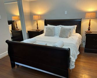 The Solomon Guest House - Kimberley - Schlafzimmer