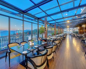 Pearl Continental Hotel, Bhurban - Bhurban - Restaurant
