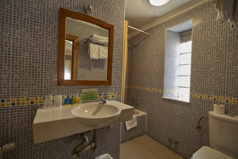 Pension Serafin - Avilés - Bad