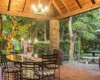 Murray Street 137 Guesthouse - Pretoria - Patio
