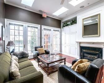 Post House Inn - Niagara-on-the-Lake - Living room