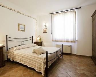 Agriturismo Vigna Mai - Magliano in Toscana - Camera da letto
