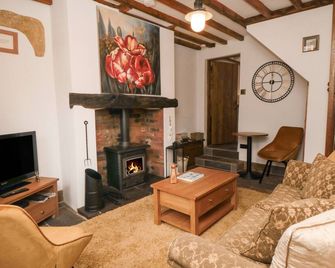Ascot Cottage - York - Living room