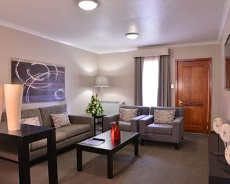 Birchwood Hotel and OR Tambo Conference Centre - Boksburg - Living room