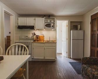 Barefoot Villas Cabin 3 Caribou - Christina Lake - Keuken