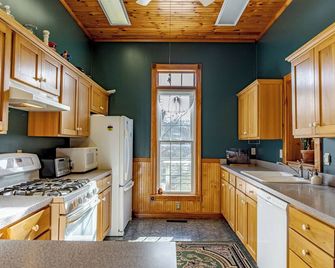 Charming 2-bed house in Historic Downtown Brandenburg Overlooking the Ohio River - Brandenburg - Cocina