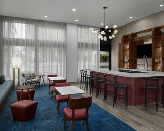 Hampton Inn Cleveland-Downtown - קליבלנד - בר