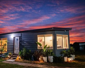 Private Farmhouse & Paddock Available - Werribee South