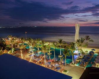 Lv8 Resort Hotel - North Kuta - Patio