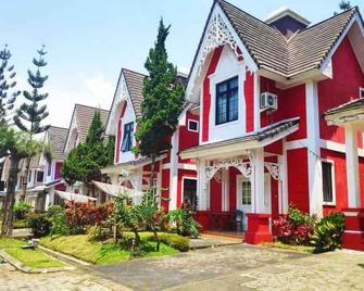 Villa Kota Bunga Melati - Puncak - Building