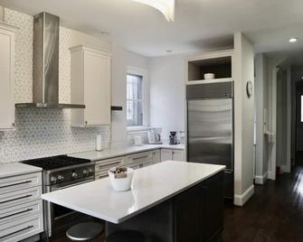 Cwe Luxury La Maison Modern - St. Louis - Mutfak