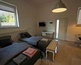 Apartments Drevi - Ljubljana - Yatak Odası