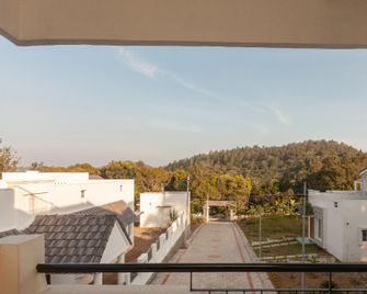 OYO Deepam Resort - Salem - Balkon