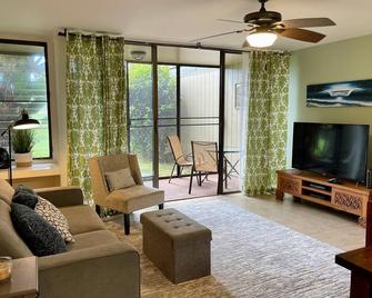 September Discounts! Kuilima 53 West - Best location @ Turtle Bay - Kahuku - Living room