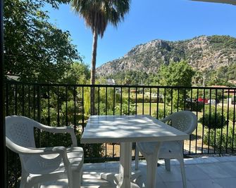 Club Mel Holiday - Dalyan (Mugla) - מרפסת