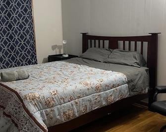 Cozy One Bedroom Apartment with quick access to major highways, and more! - North Little Rock - Bedroom