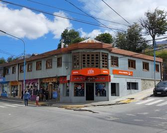 Anum Hostel - Ushuaia - Building