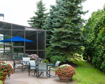 Hampton Inn Erie-South - Erie - Патіо