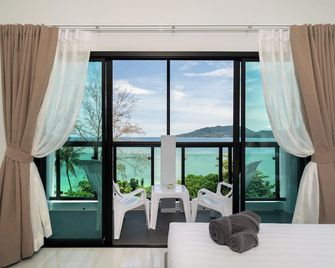 The Hideout Beachfront - Patong