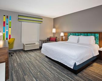 Hampton Inn & Suites Tampa East (Casino Area) - Seffner - Bedroom