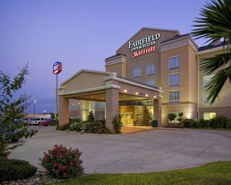 Fairfield Inn and Suites by Marriott Waco North - Waco - Building