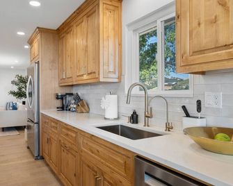 7-acre Wine Country Ranch, Sweeping Views, Close to Downtown! - Paso Robles - Kjøkken