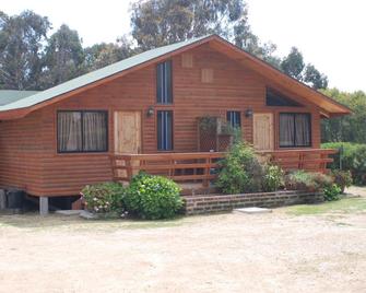 Cabañas Barrachina, Punta de Tralca - El Quisco - Edificio