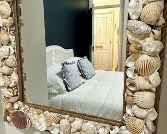 Sea Ayr - City Centre Apartment - Ayr - Bedroom