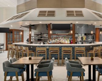 Holiday Inn & Suites Ocean City By IHG - Ocean City - Bar