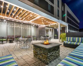 Home2 Suites by Hilton Albany Wolf Rd. - Albany - Building