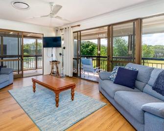 Spacious Unit overlooking Moreton Bay - Boyd St, Woorim - Woorim - Huiskamer