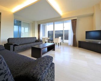 Terrace Garden Mihama Resort - Chatan - Sala de estar