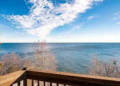 Spectacular Retreat! Right On Lake Superiorflexible Cancellation Policy - Beaver Bay - Beach