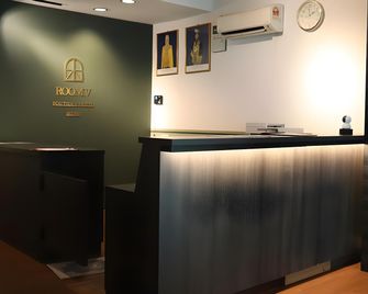 Room V Kluang Parade By Secom - Kluang - Front desk