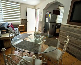 Charming little house in Tlaquepaque - Tlaquepaque - Dining room