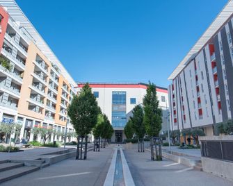 كومفرت أبارت هوتل نيمس سنتر - نيم - مبنى