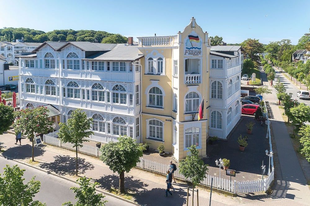 Hotel Deutsche Flagge - בינץ - בניין