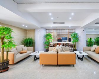 Zsmart Smart Hotel (Taiyuan Liuxiang Zhonglou Street Kaihuasi Metro Station Branch) - Taiyuan - Lobby