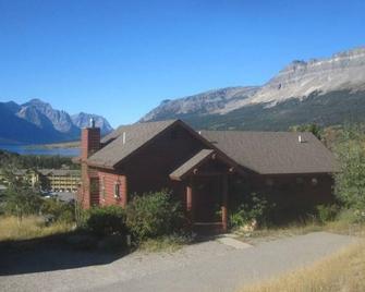 A 2 bedroom Cottage with breathtaking views of Glacier National Park - Saint Mary - Budynek