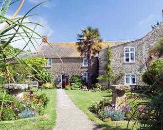 The Manor House - Dorchester - Building