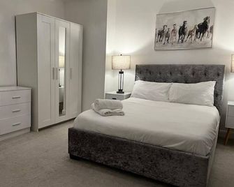A Modern, Comfy Newly Remodeled 2bd House - Barking