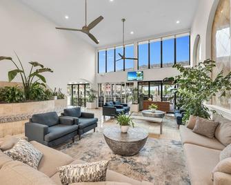 Bayfront Inn 5th Avenue - נייפלס - לובי