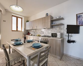 Holidayhouse VILLA NANCY in Amalfi with stunning view of the sea, parking nearby - Amalfi - Kitchen