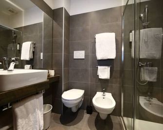 Hotel Italia - Verona - Bathroom