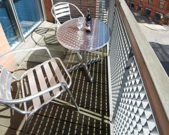Stay Deansgate Apartments for 14 nights plus - Manchester - Balcony